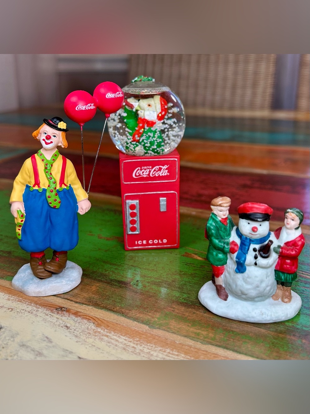 Vintage Coca-Cola Red Mini Snow Globe Vending Machine with Festive Figures